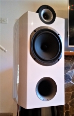 Zvočniki TRIANGLE-NOVI-MENJAM